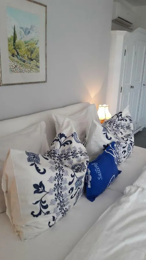 Villa Pintar Повиле 4*,